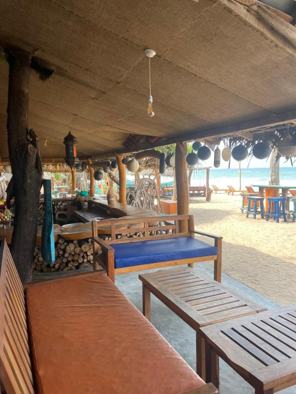 Vitamin Sea Beach Cabana & Hostel 닐라벨리 외부 사진