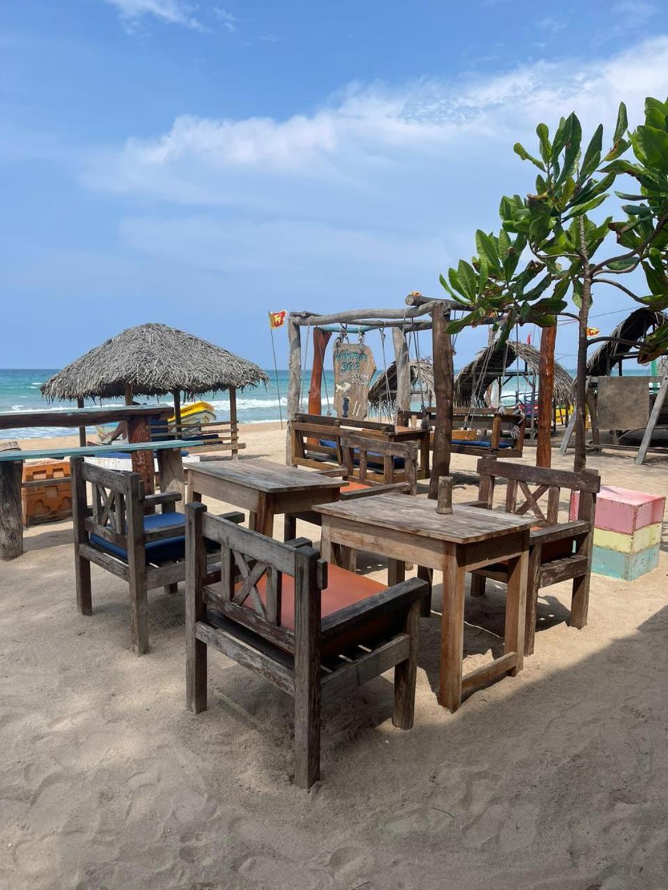 Vitamin Sea Beach Cabana & Hostel 닐라벨리 외부 사진