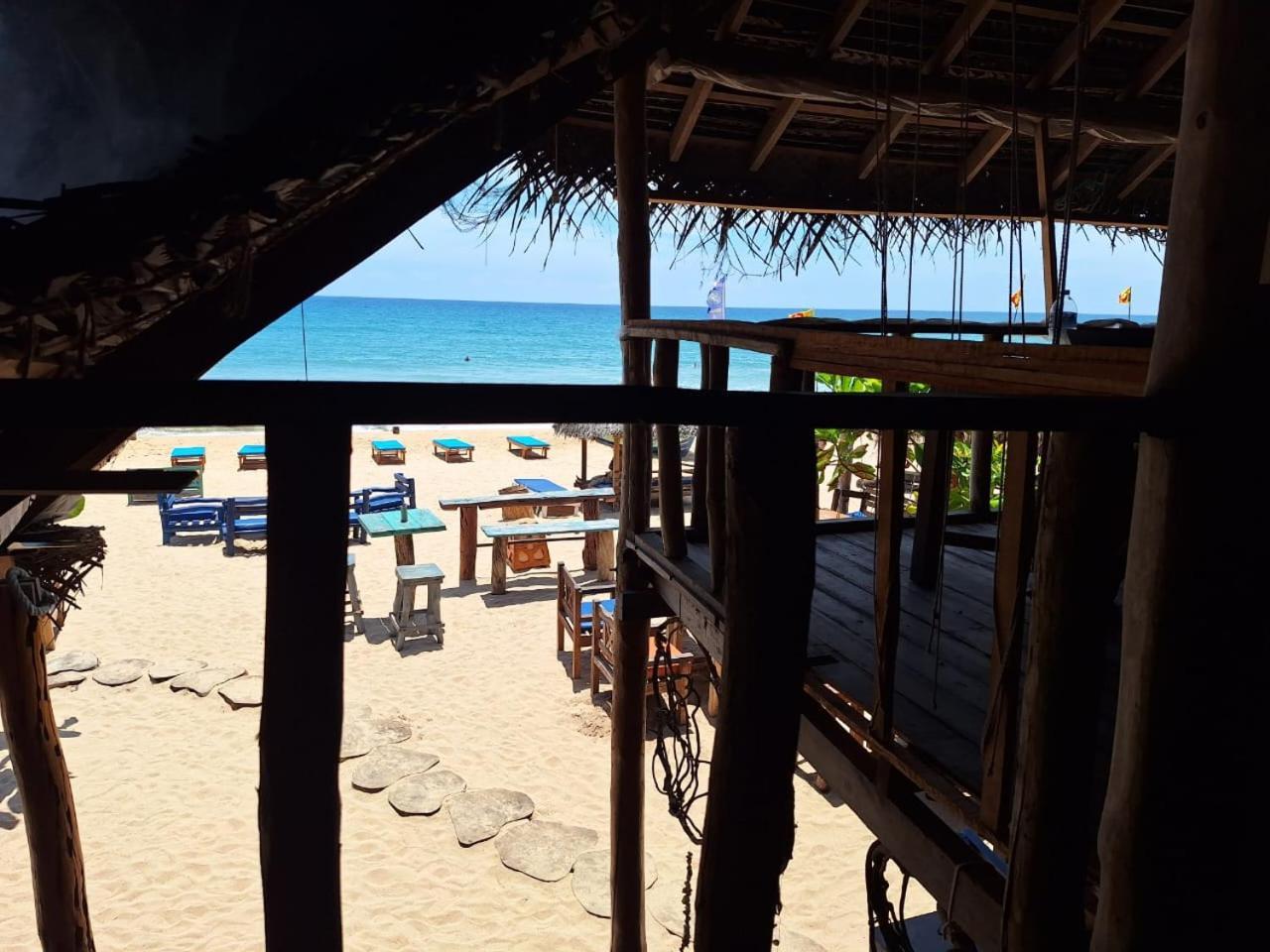 Vitamin Sea Beach Cabana & Hostel 닐라벨리 외부 사진