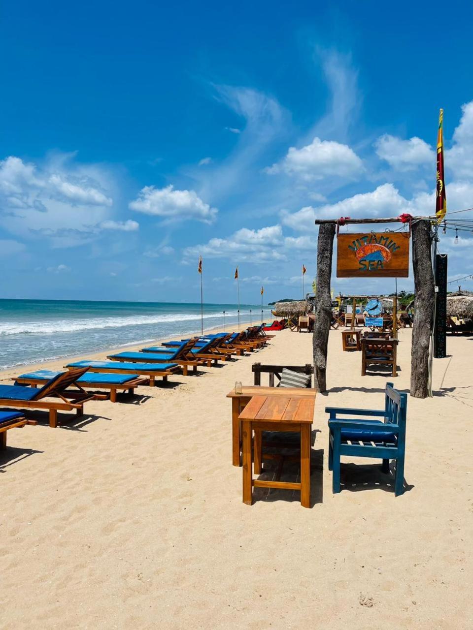 Vitamin Sea Beach Cabana & Hostel 닐라벨리 외부 사진