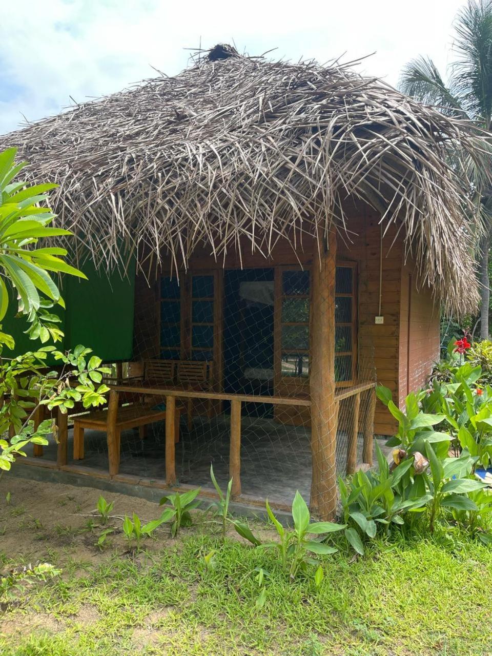 Vitamin Sea Beach Cabana & Hostel 닐라벨리 외부 사진
