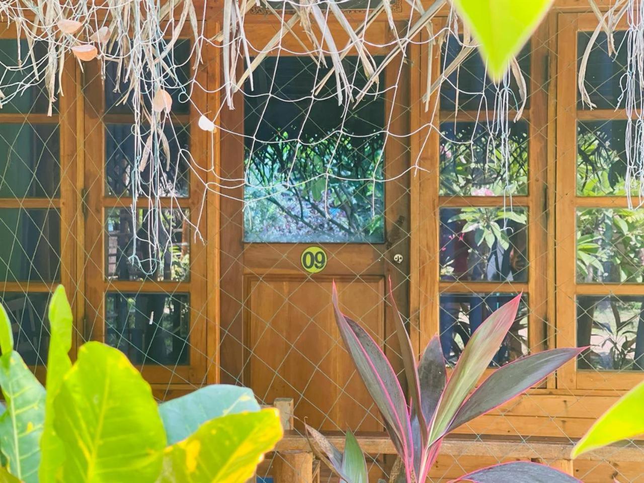 Vitamin Sea Beach Cabana & Hostel 닐라벨리 외부 사진